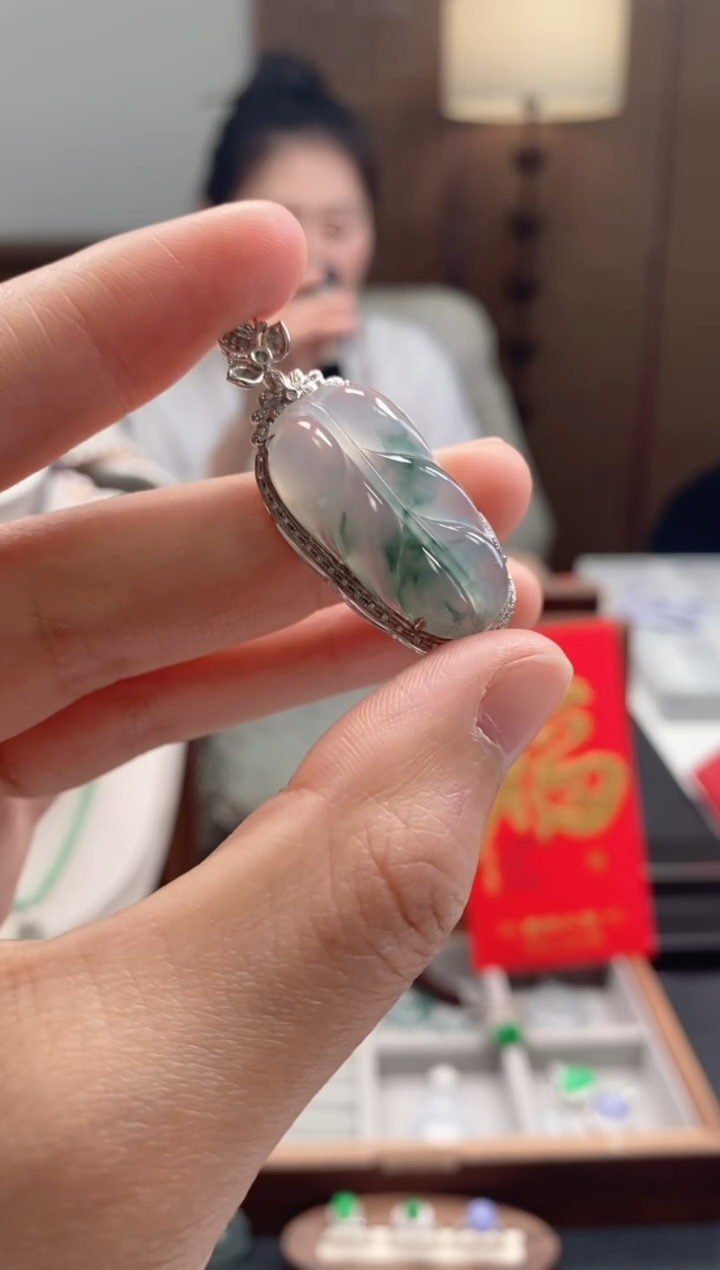 【闪购商品】翡翠挂件18K金镶嵌叶子