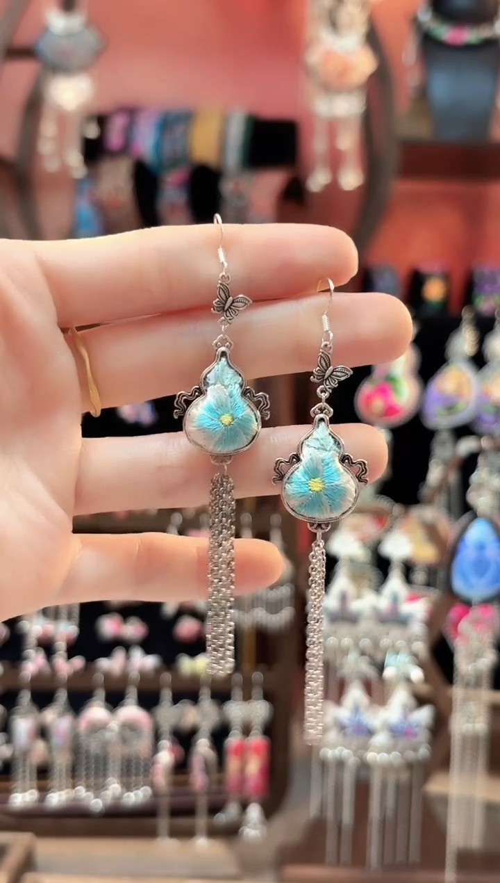 织绣云织谣民族风精美饰品   116