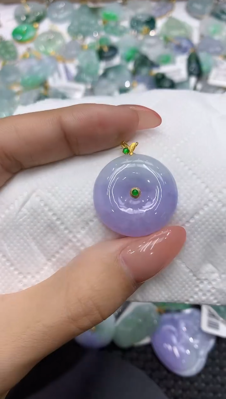 颈饰18K金镶嵌翡翠111111111111