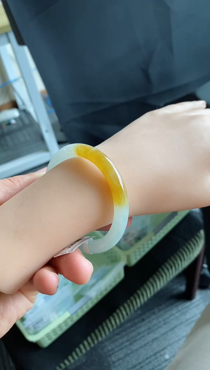 【闪购商品】翡翠手镯未镶嵌19号52.3*8.0*8.1圆条