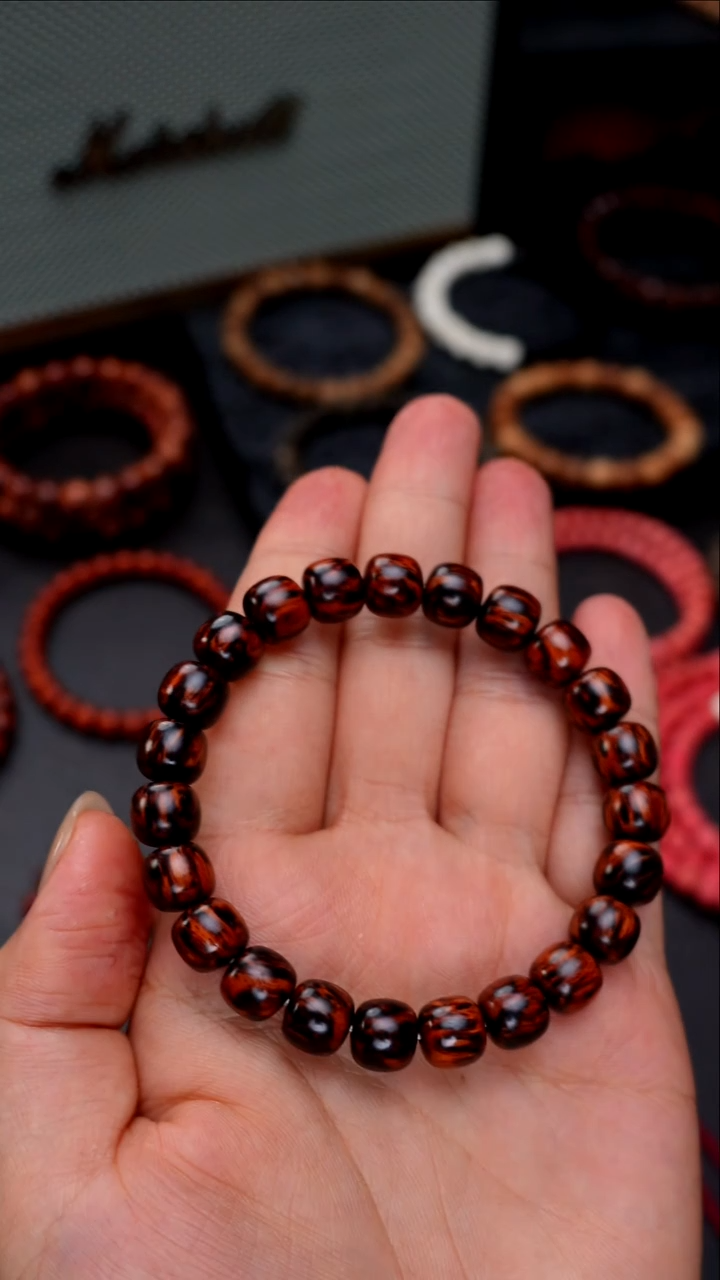 手串/手链黄花梨/降香黄檀花梨公红降8*9老型珠一档（芝麻点）