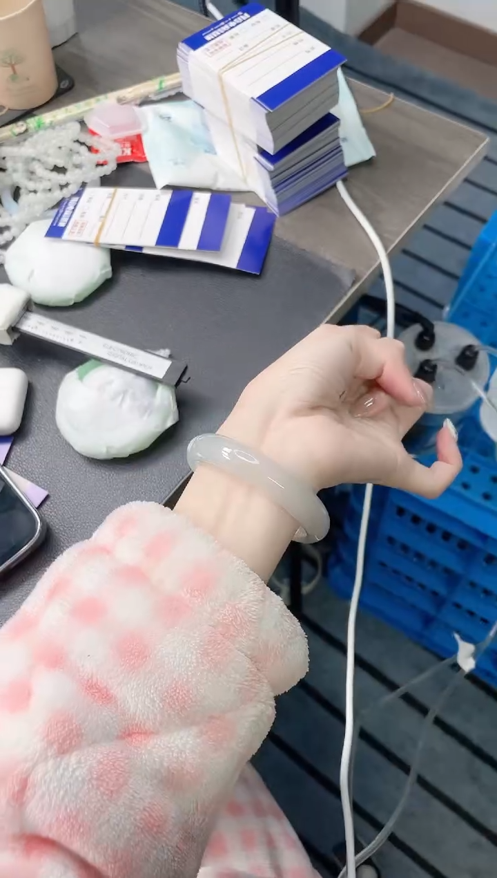 【闪购商品】石英质玉手镯未镶嵌 12J121-59