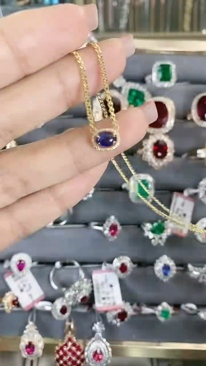 【闪购商品】蓝宝石项链18K金镶嵌18K金镶嵌蓝宝石项链