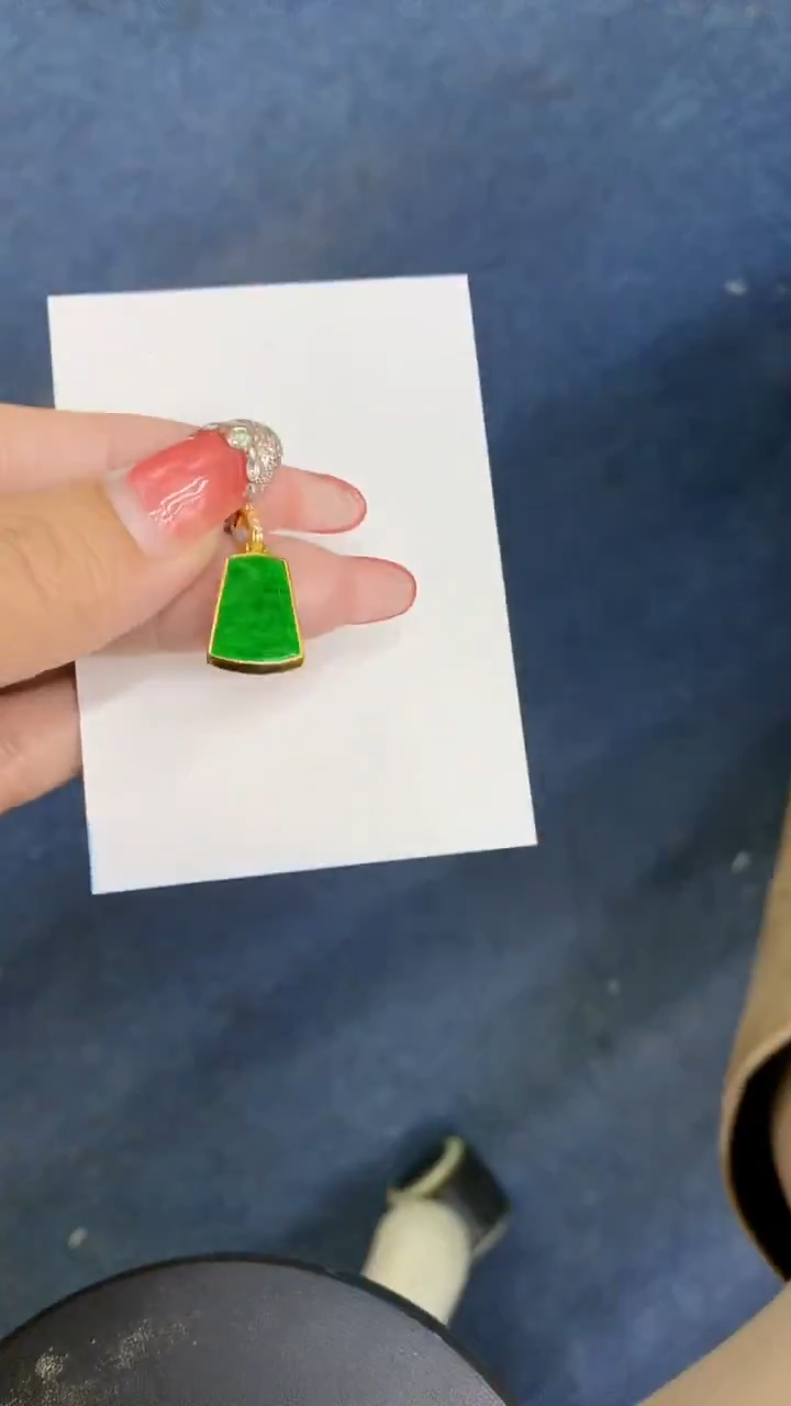 颈饰未镶嵌翡翠1