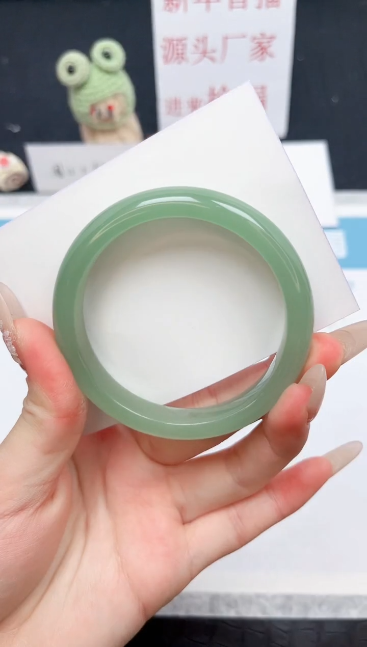 【闪购商品】石英质玉手镯未镶嵌135-54