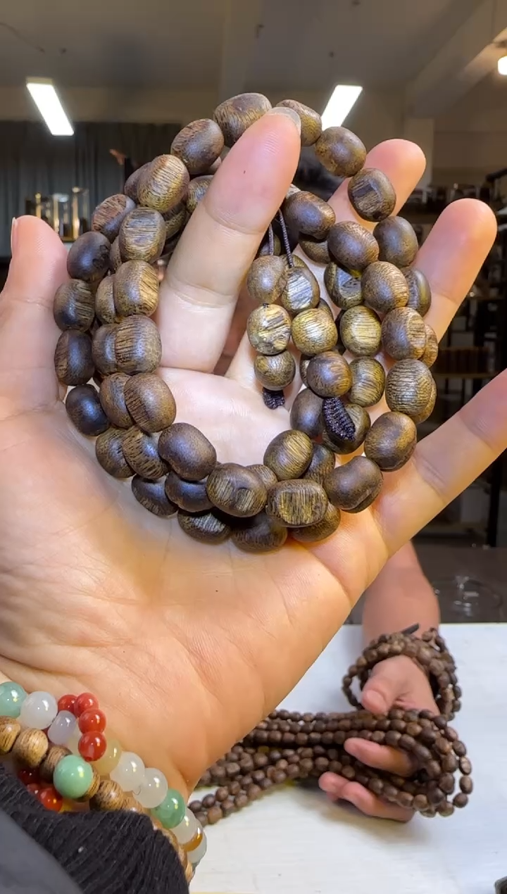 沉香手串99沉香港绿棋乌身圆叶留疤长串多样性发1