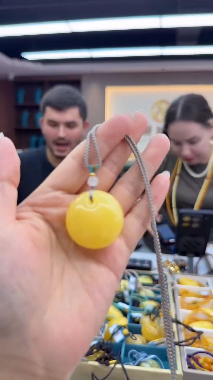 琥珀颈饰未镶嵌212秒拍号 假一罚三 