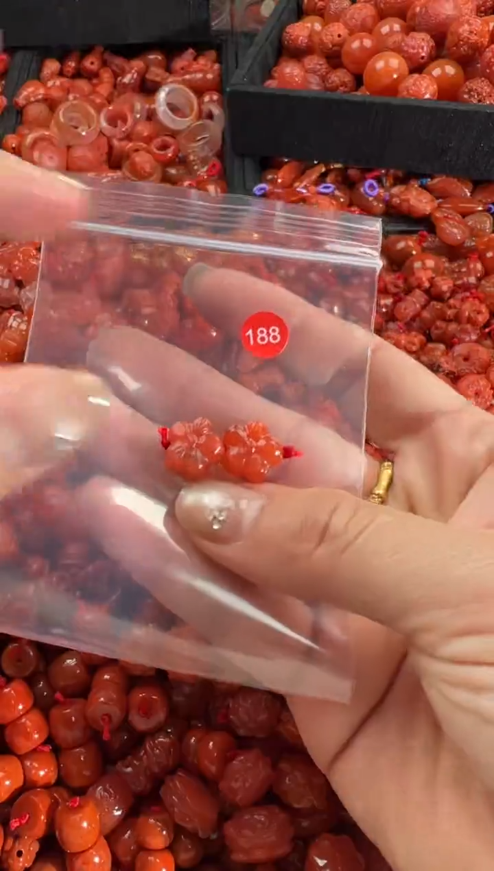 【闪购商品】南红玛瑙颈饰未镶嵌1