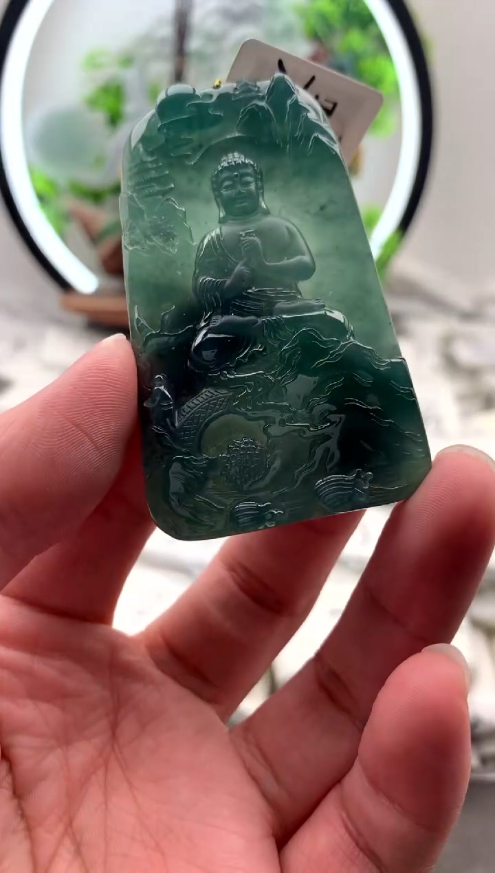 【闪购商品】翡翠颈饰未镶嵌大日如来