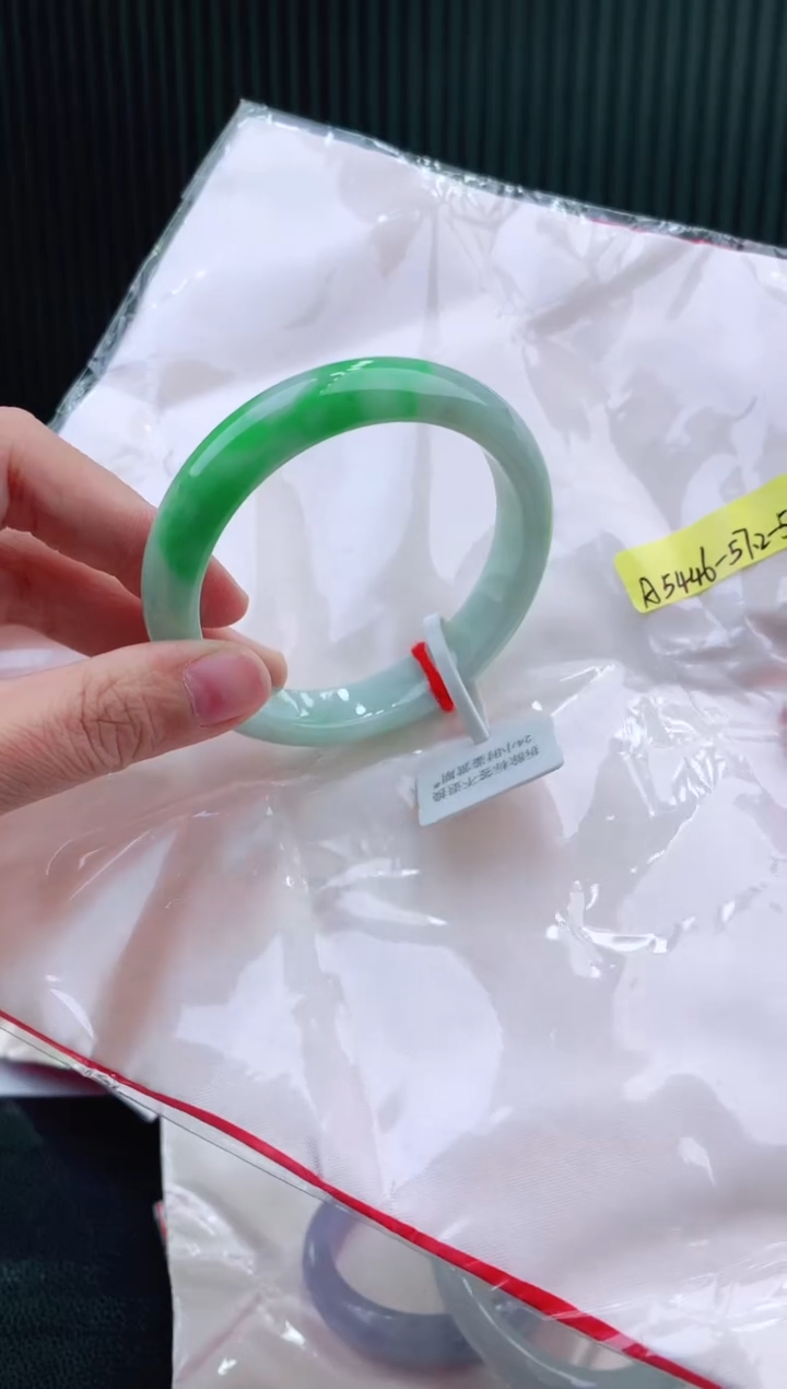 未镶嵌手镯翡翠57