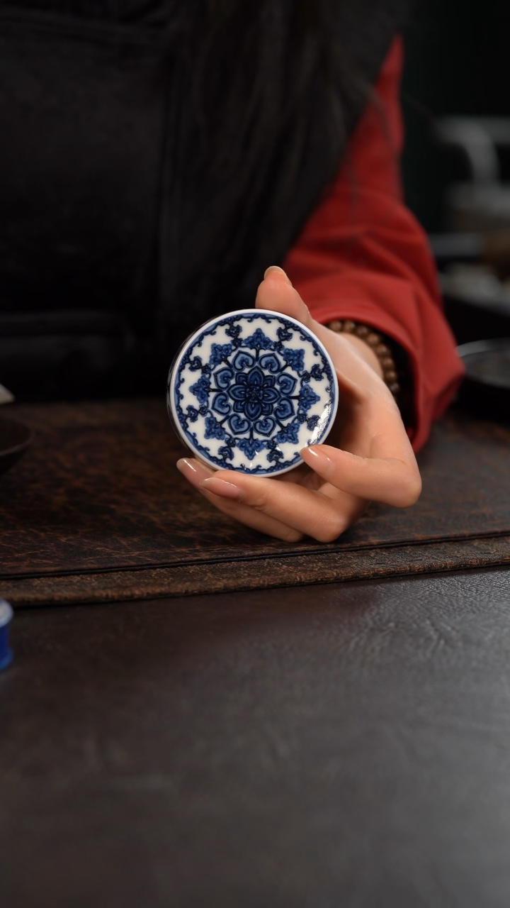 【闪购商品】杯洪印慕明星空宝相盖置