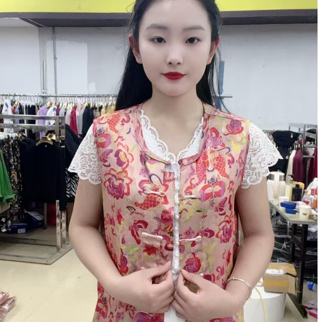 2025年新款缎面小衫