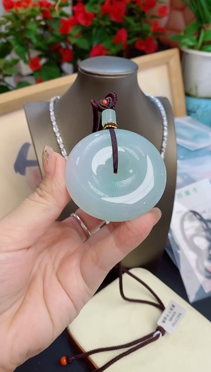 吊坠(不含链)未镶嵌翡翠缅甸天然翡翠吊坠