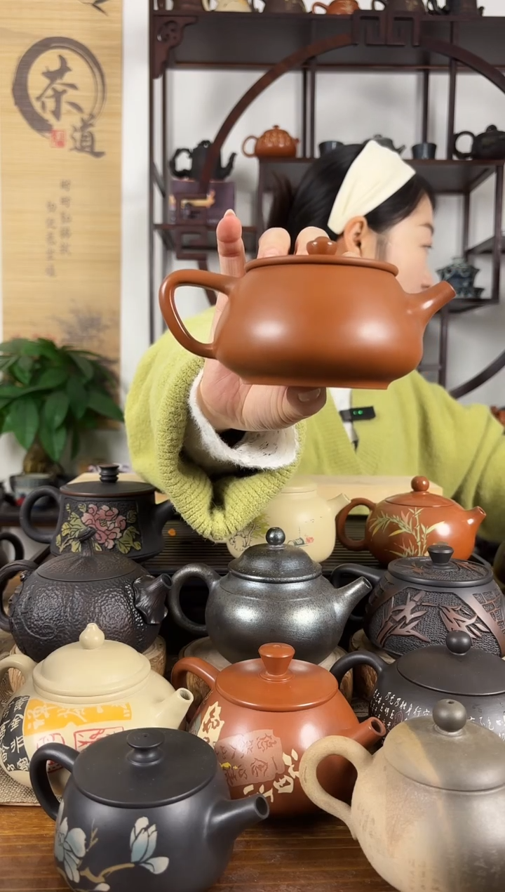 云南建水紫陶茶壶200CC左右