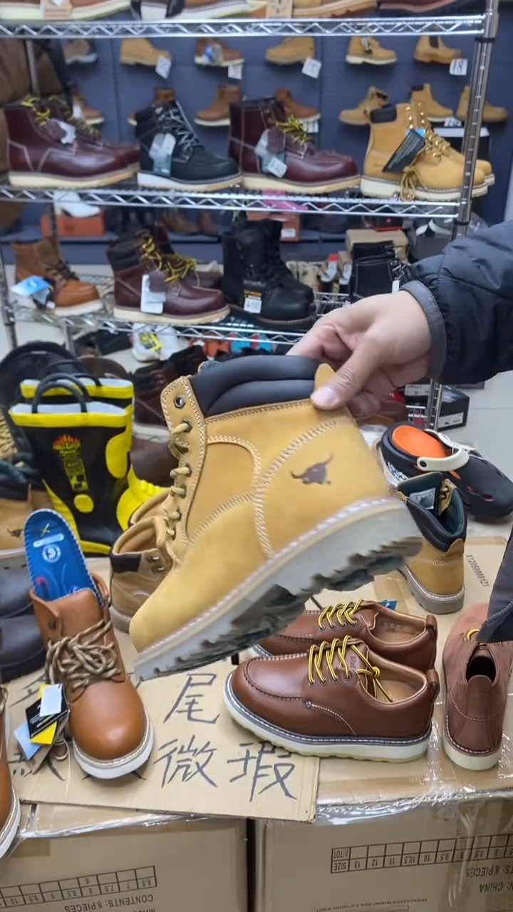 牛皮42.5码，牛头1 皮鞋码，工装靴 个别鞋面有胶印 默认瑕疵 