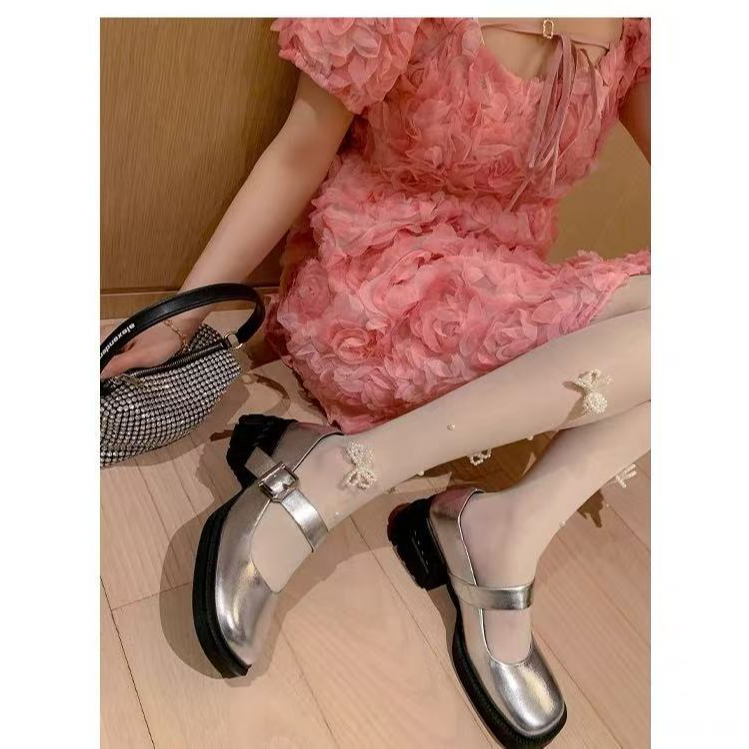 519银色厚底一字带牛皮玛丽珍