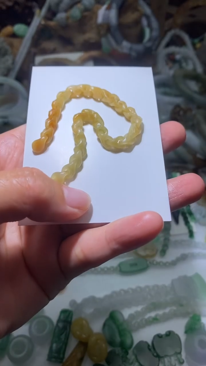 定制翡翠未镶嵌翡翠链子