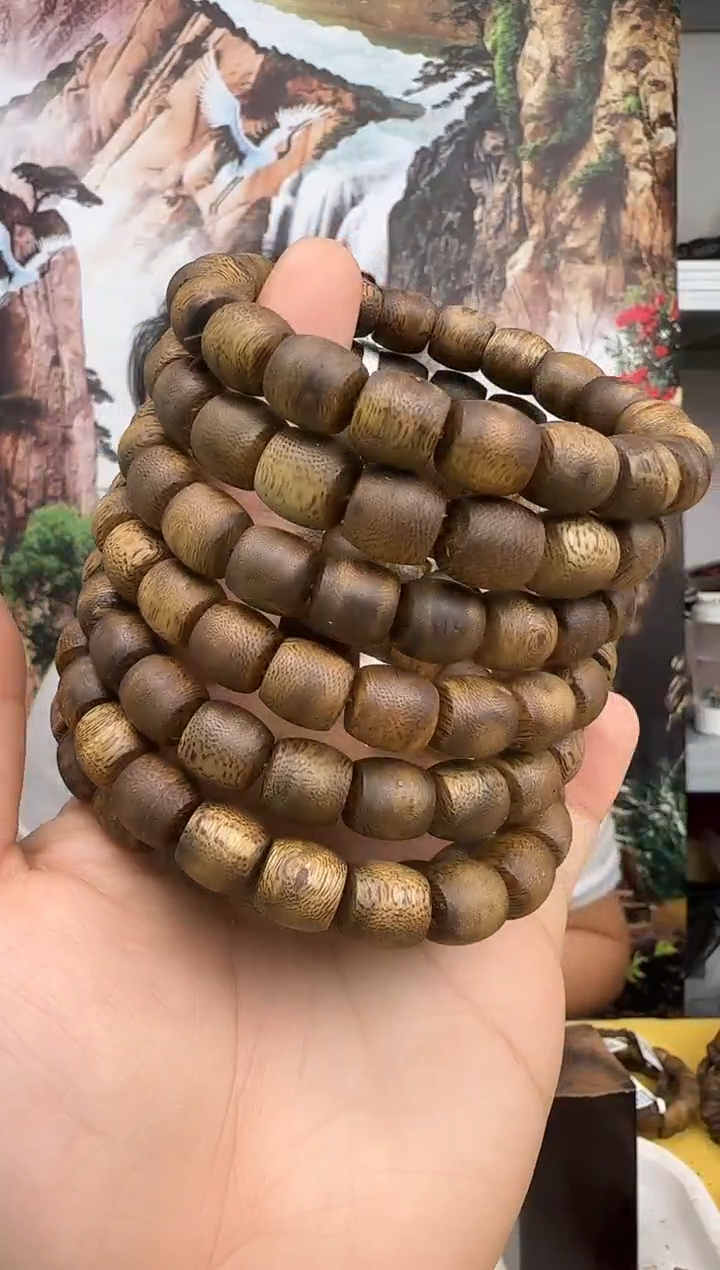 沉香沉香碎屑+G10奇楠白奇带虫漏不规整单鼓卡10宠粉多样性发一