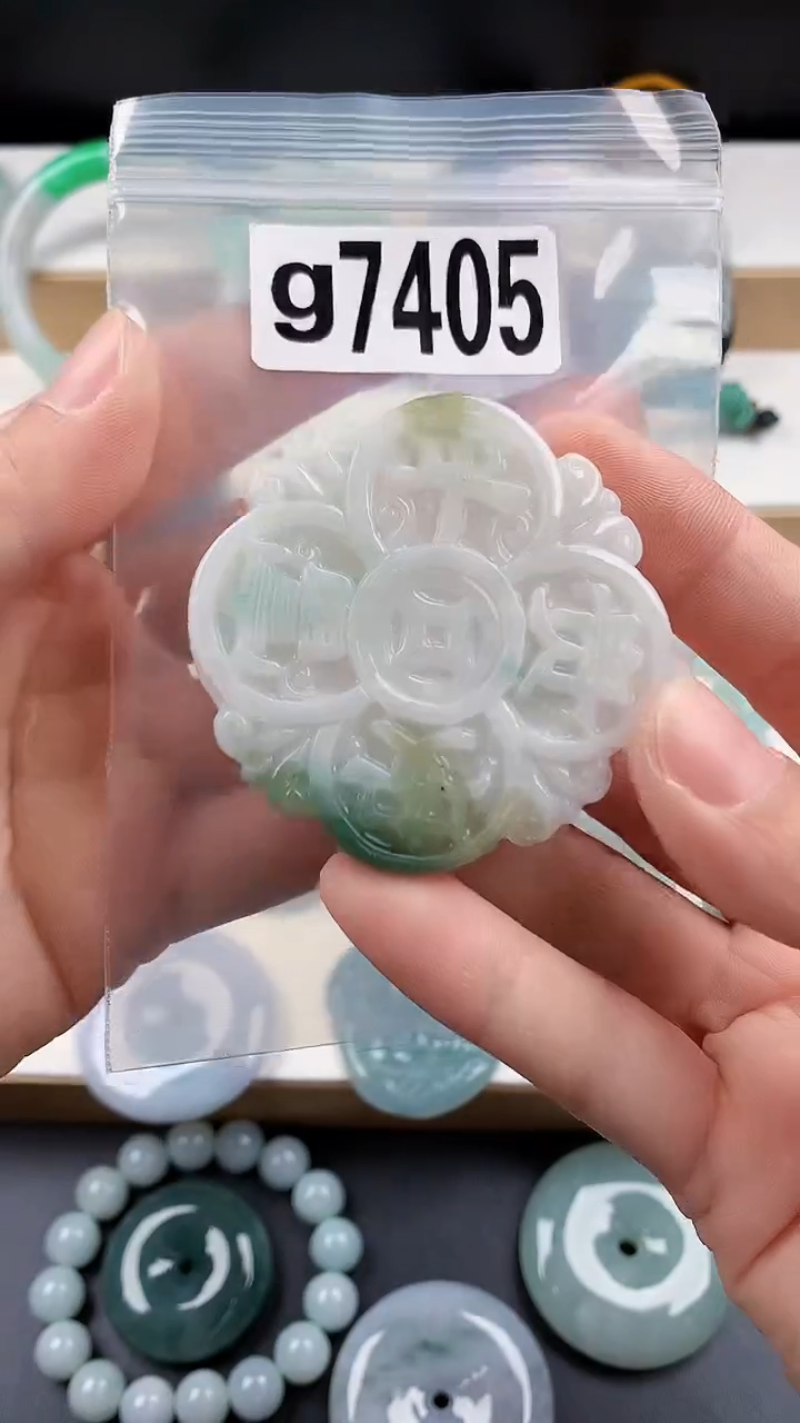 颈饰未镶嵌翡翠天然翡翠吊坠挂件