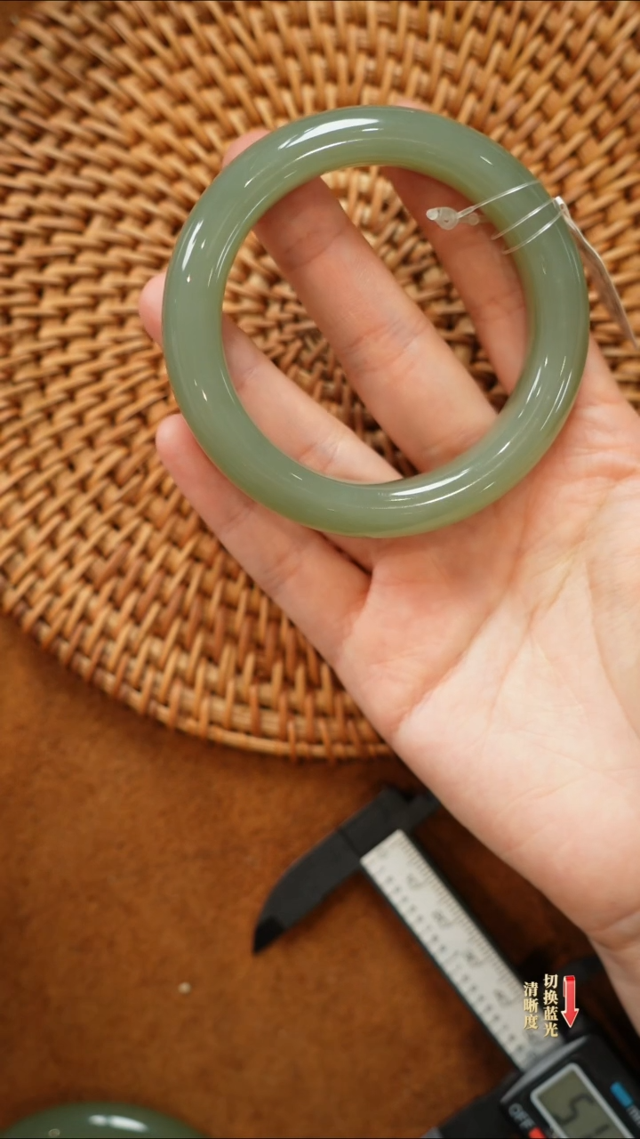 【闪购商品】和田玉手镯未镶嵌0207-018（56圈口）