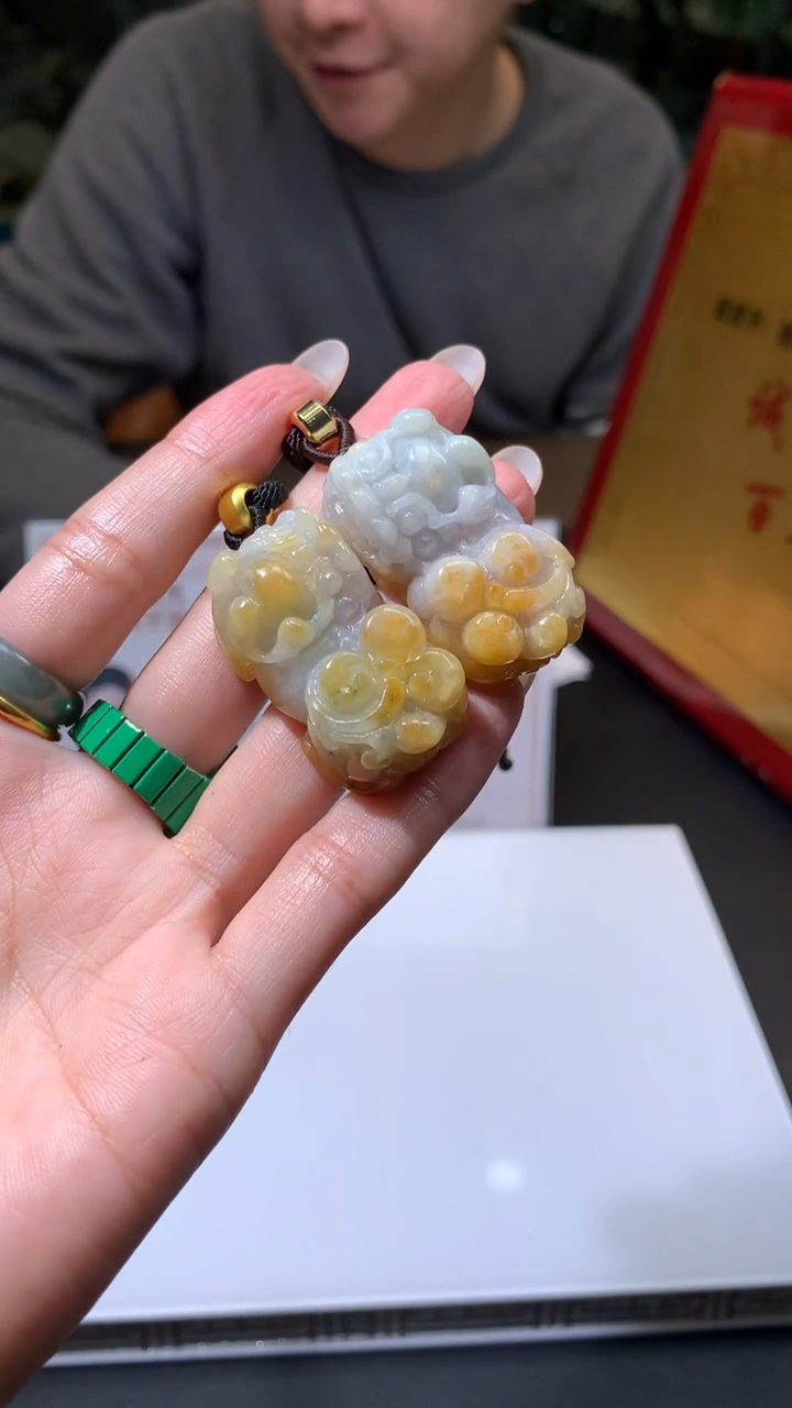 【闪购商品】定制翡翠未镶嵌不退不换CMH1件-A一对