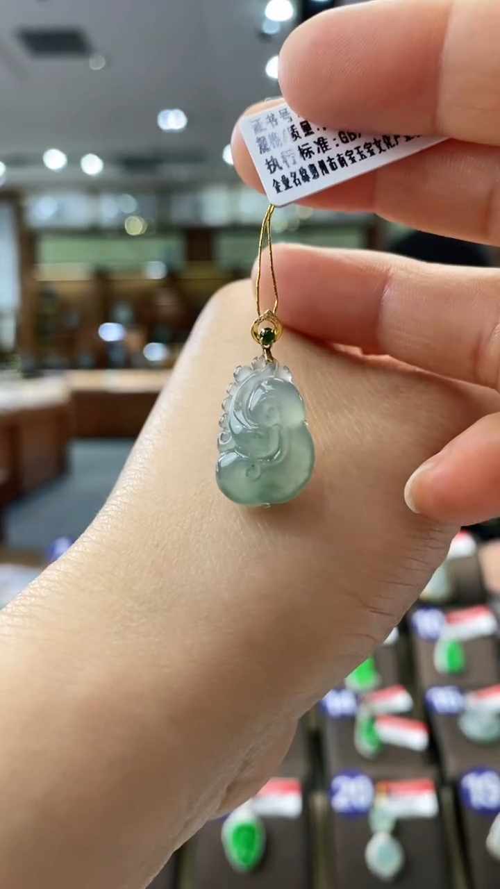 【闪购商品】翡翠颈饰18K金镶嵌如意