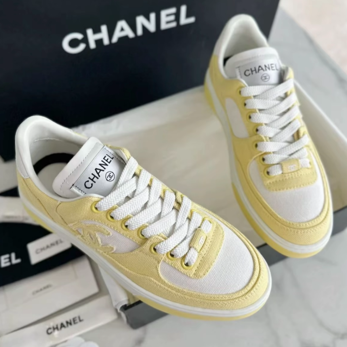 99新 Chanel/香奈儿 香奈儿柠檬黄色板鞋39