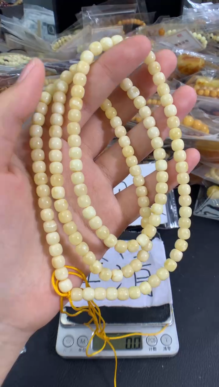 蜜蜡未镶嵌珠宝奇石1