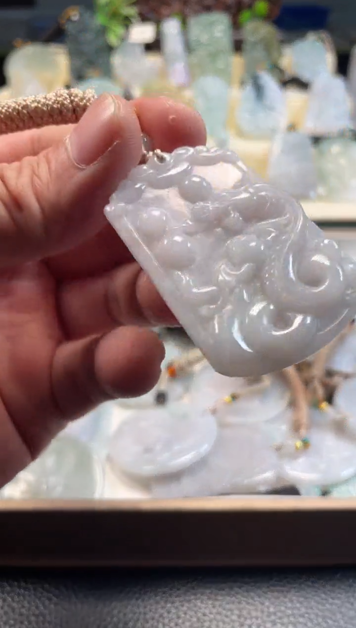 颈饰未镶嵌翡翠12/08/205