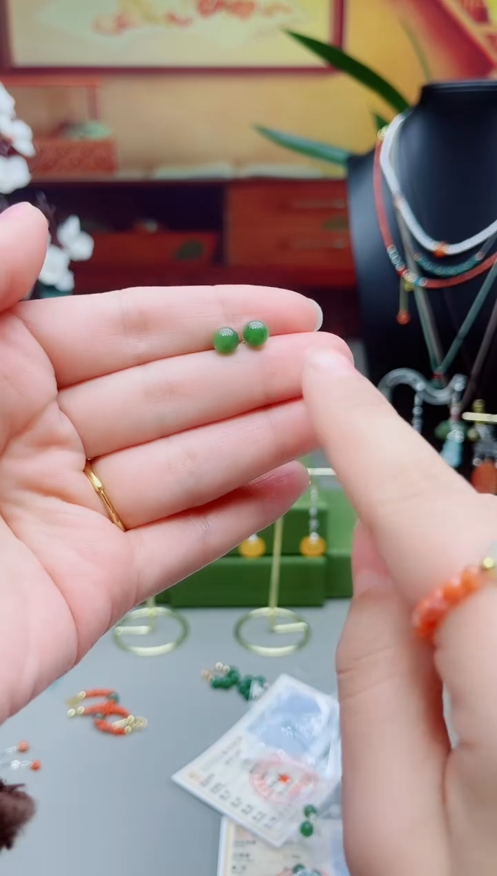 未镶嵌和田玉耳饰碧玉圆耳钉