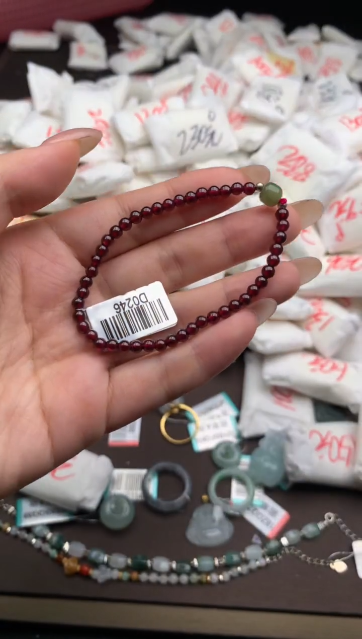 【闪购商品】石榴石手串未镶嵌一