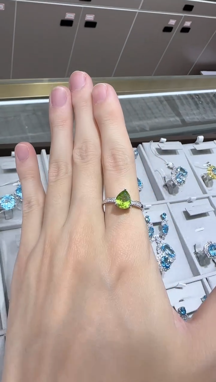 【闪购商品】橄榄石戒指银S925镶嵌9*7mm