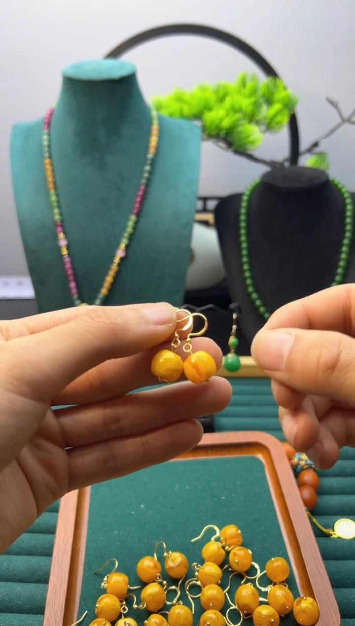 【闪购商品】蜜蜡耳饰14K金镶嵌E01