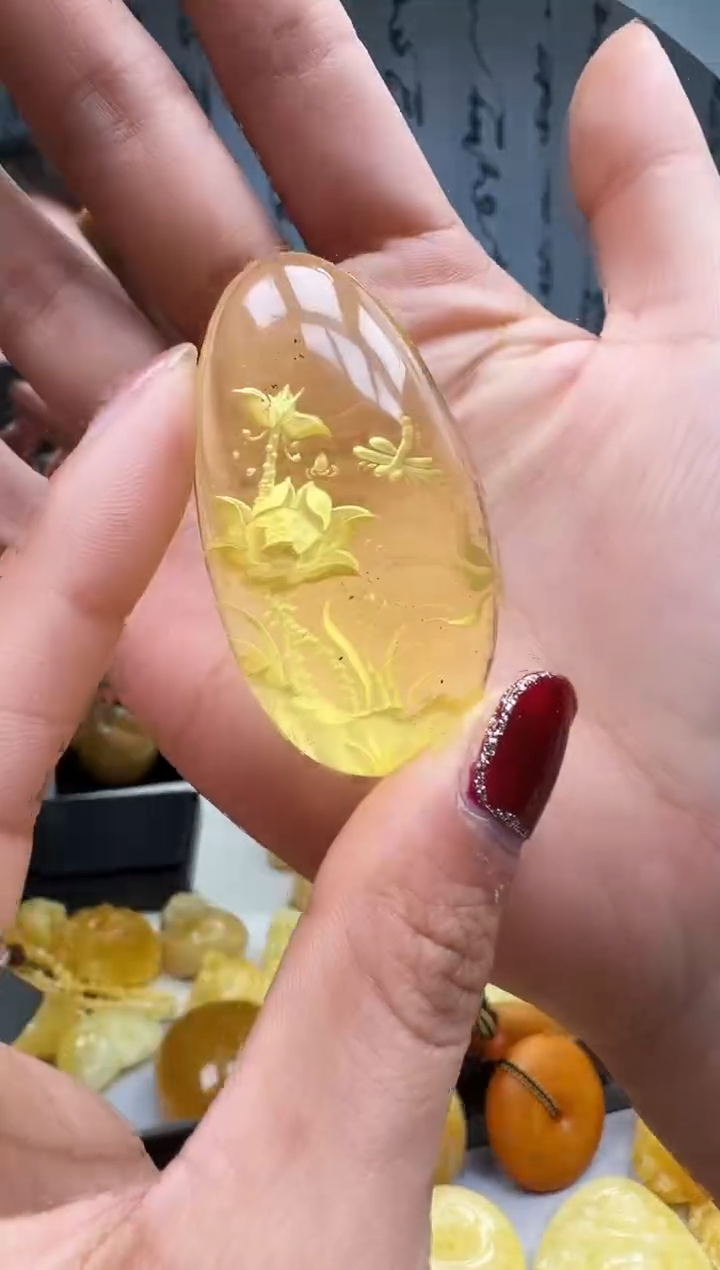 【闪购商品】琥珀裸石未镶嵌挂坠