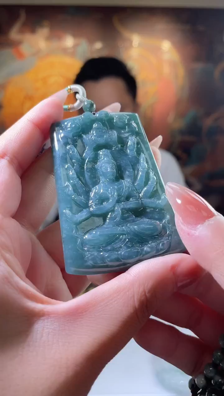 翡翠未镶嵌颈饰多样性发其一