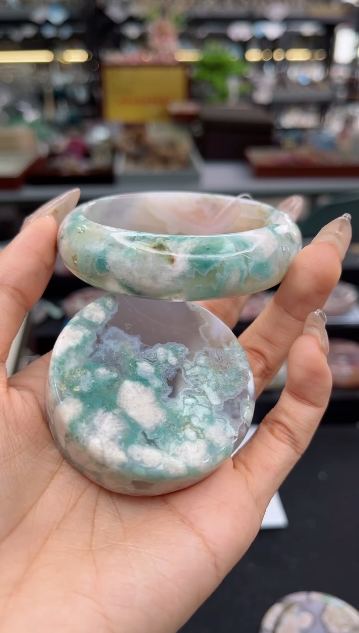 【闪购商品】石英质玉手镯未镶嵌56圈口（赠品镯心）2S9007