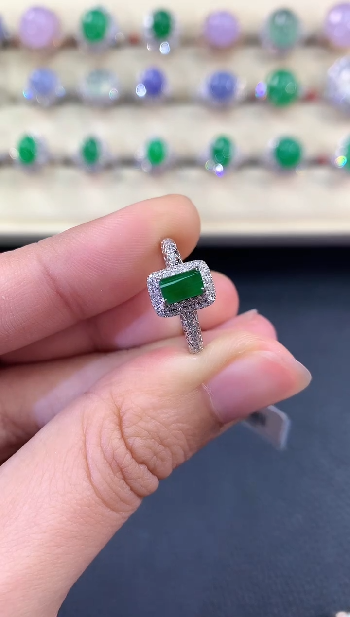 【闪购商品】翡翠戒指18K金镶嵌B39    