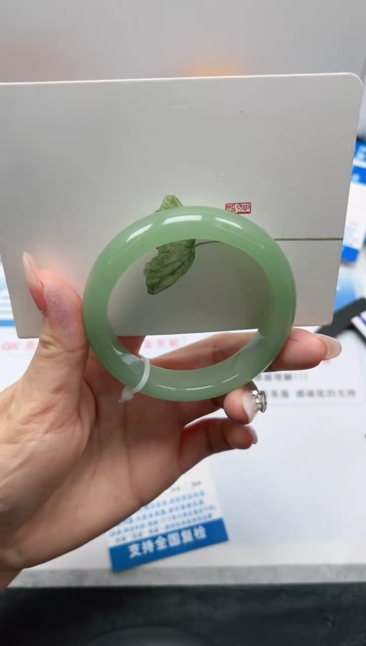 【闪购商品】石英质玉未镶嵌手镯220-56