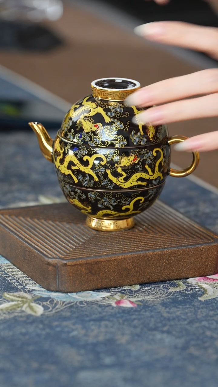 【闪购商品】【浮雕堆料黑金龙3件套】【旅行包】