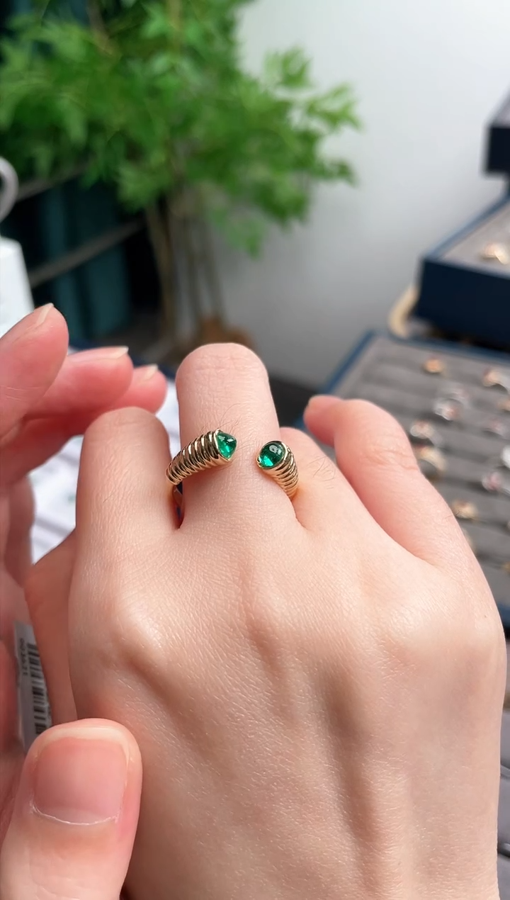 【闪购商品】祖母绿戒指18K金镶嵌戒指