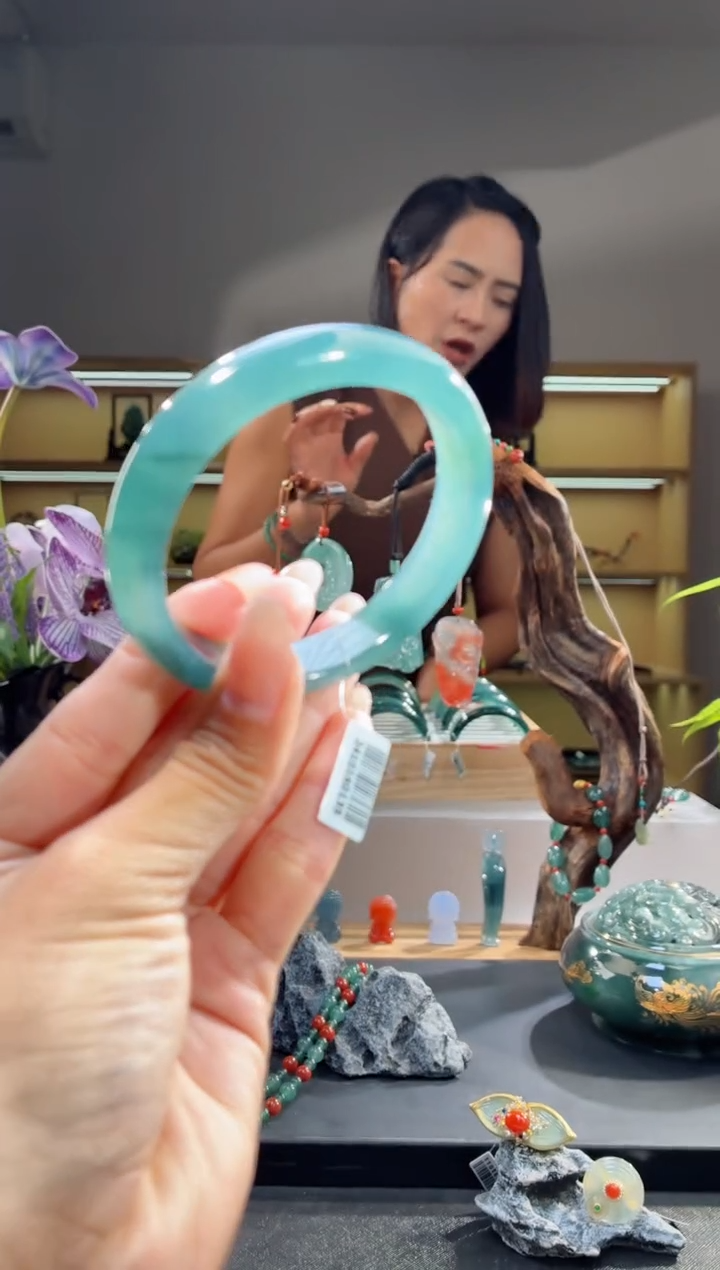 未镶嵌手镯翡翠55圈