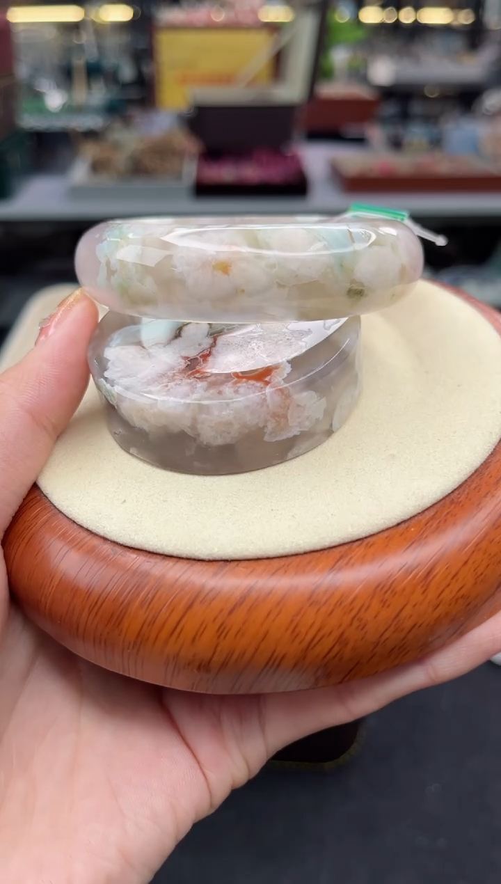 【闪购商品】石英质玉手镯未镶嵌56圈口（赠品镯心）s9130