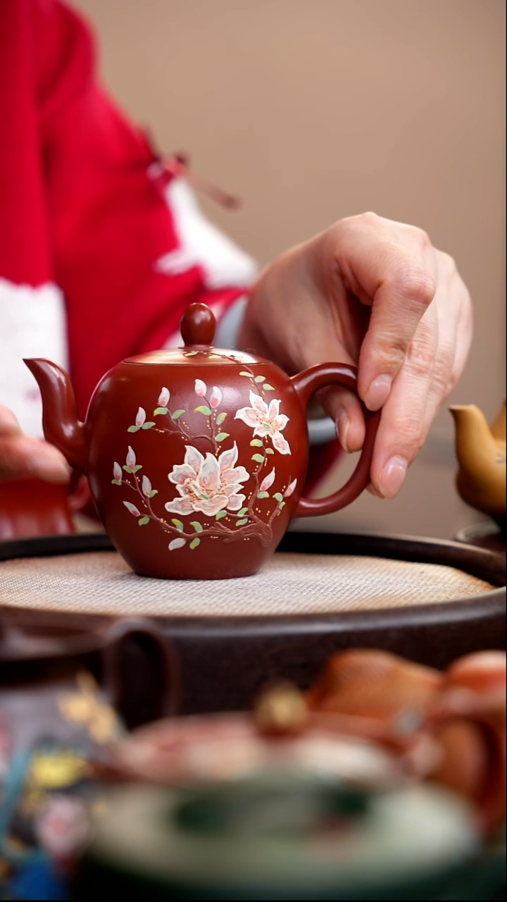 茶壶紫砂朱泥美人肩泥绘玉兰