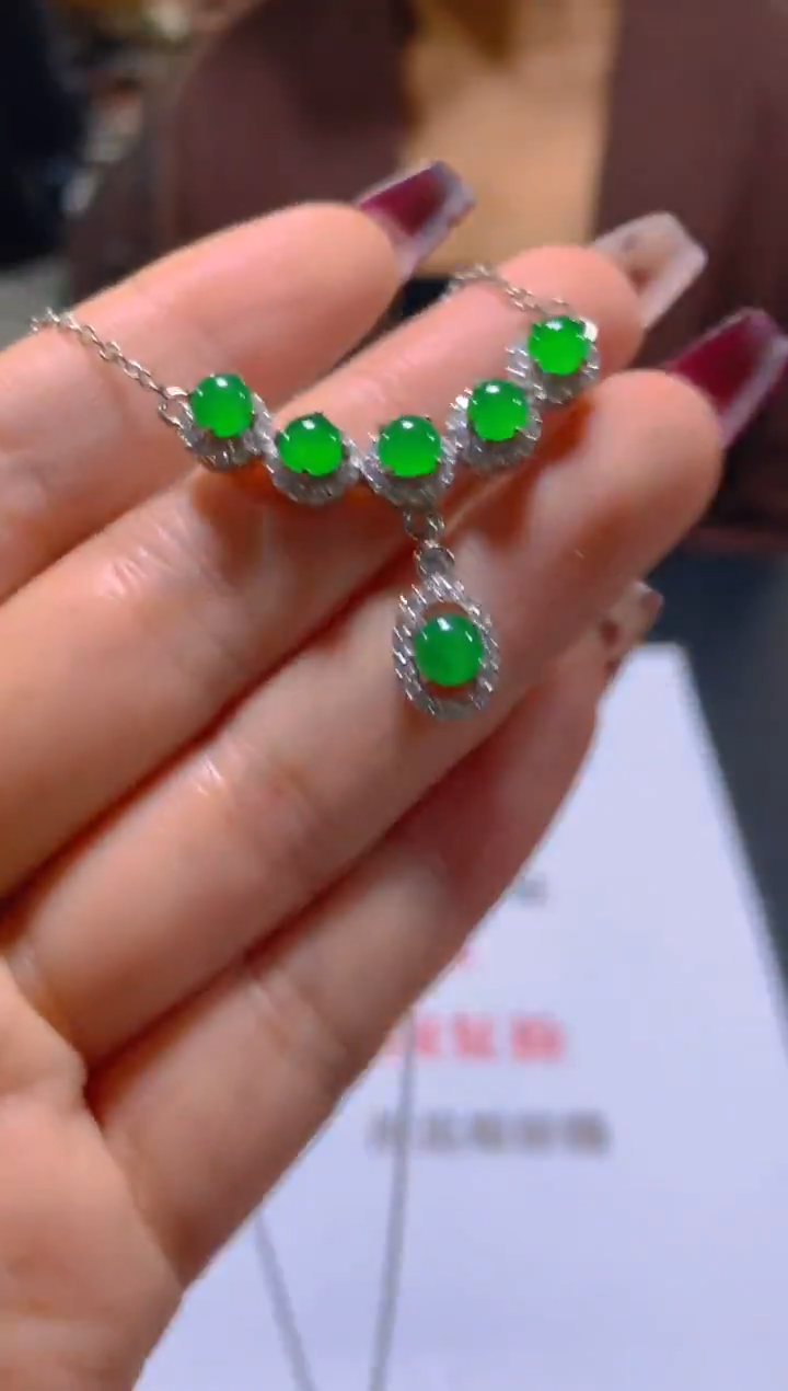 颈饰未镶嵌翡翠多样性发一