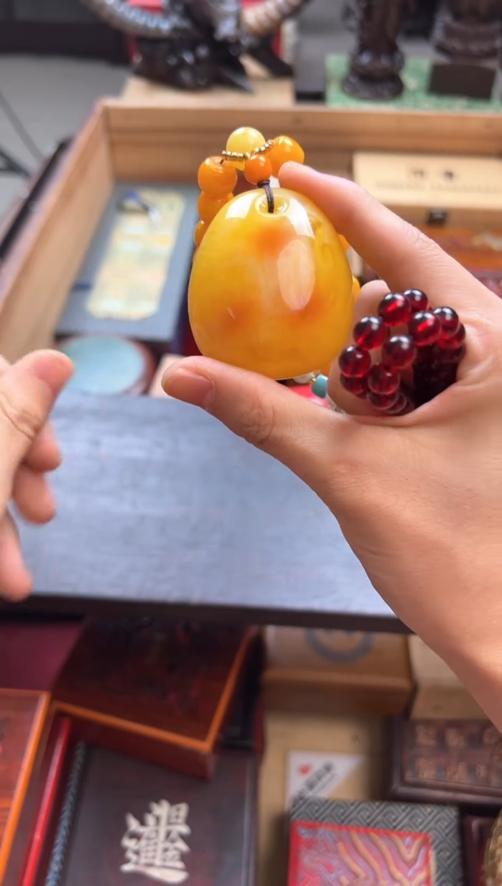 未镶嵌蜜蜡裸石———————瓷——————水滴吊坠