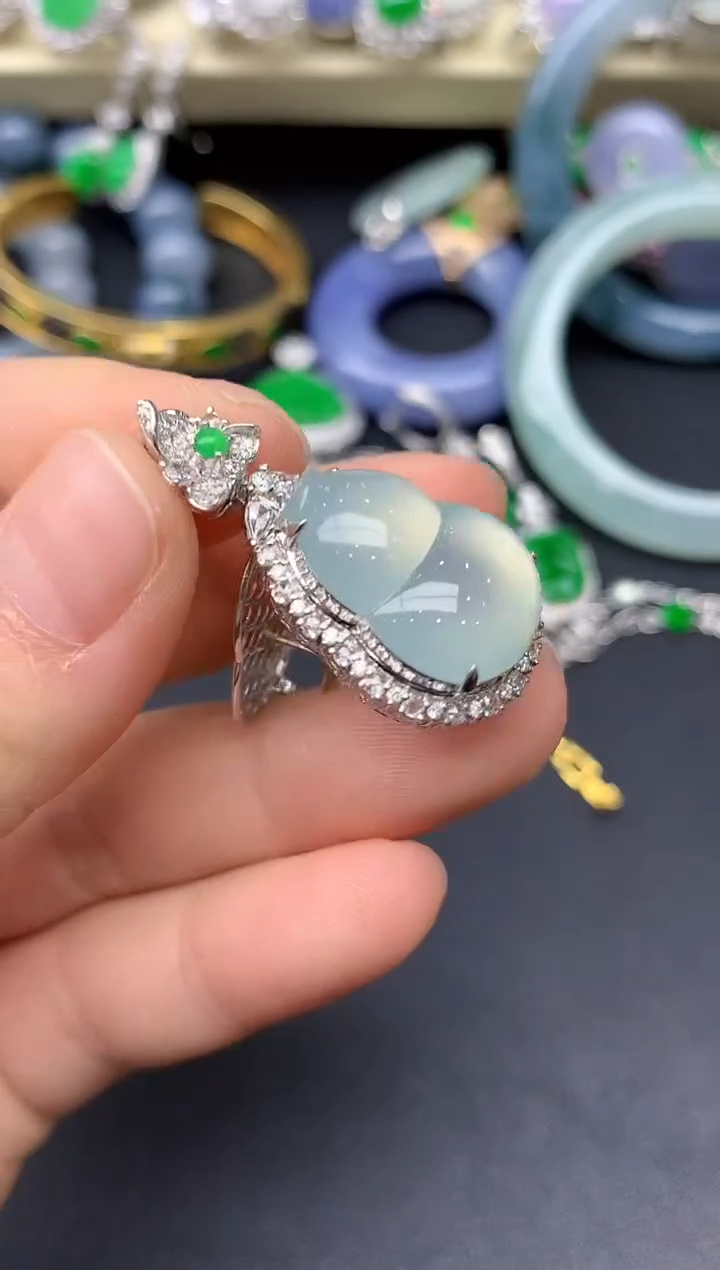 颈饰18K金镶嵌翡翠366-雪姐翡翠天天见