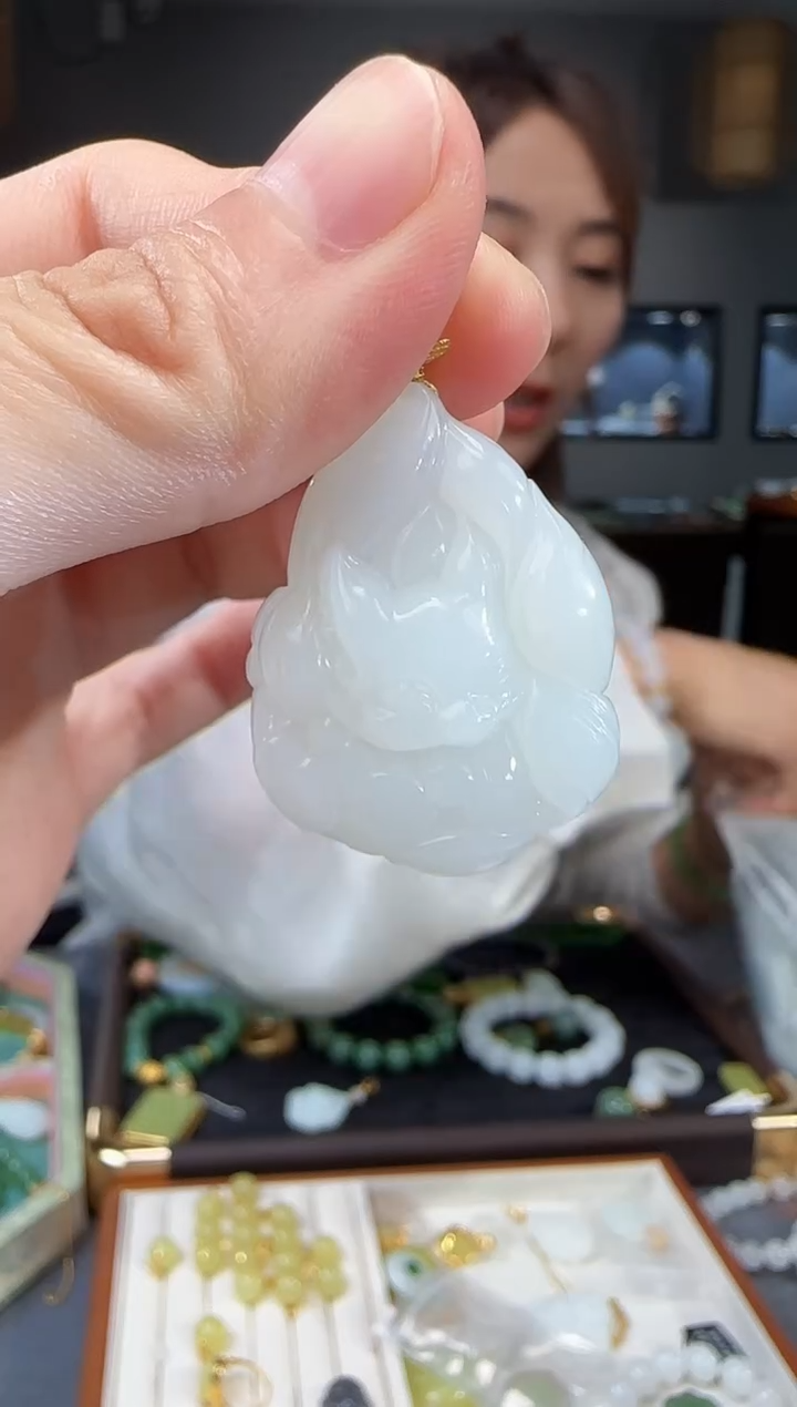 和田玉未镶嵌吊坠(不含链)1