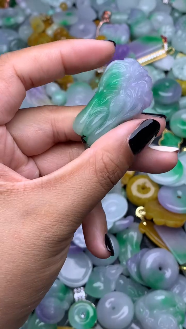 天然缅甸翡翠吊坠