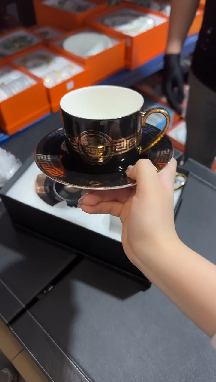 瓷片-----000-----