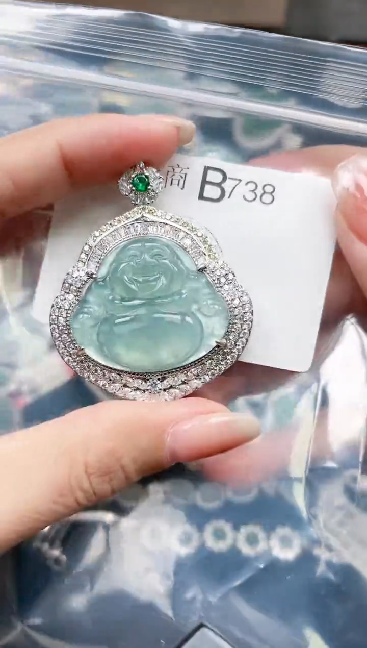 【闪购商品】翡翠颈饰未镶嵌738赠皮绳